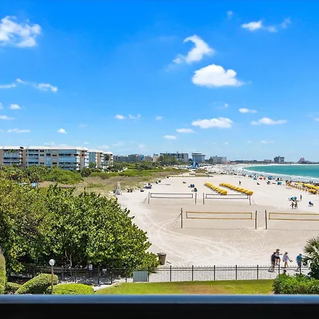 Direct Beachfront/Free Parking/Walk To Dining & Shopping